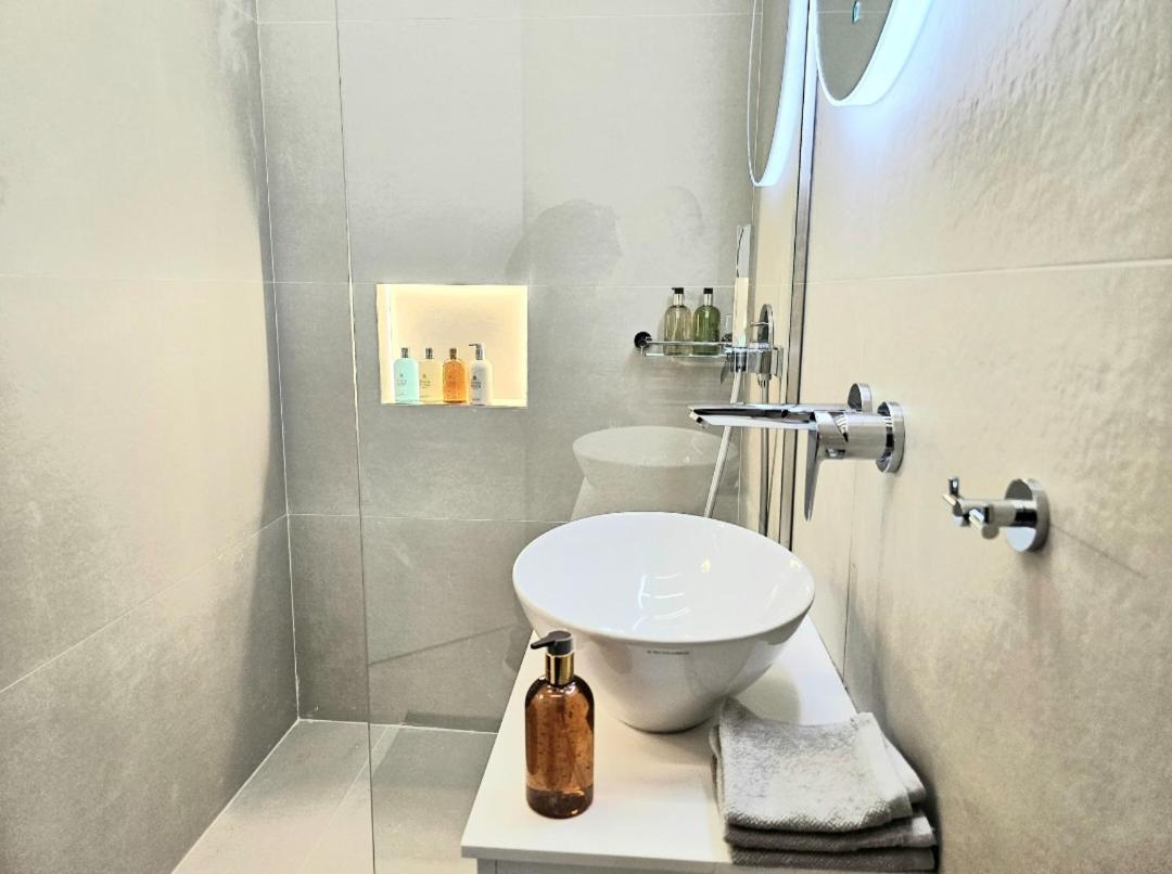 אתונה Filothei Luxury Apartment 110M2 מראה חיצוני תמונה