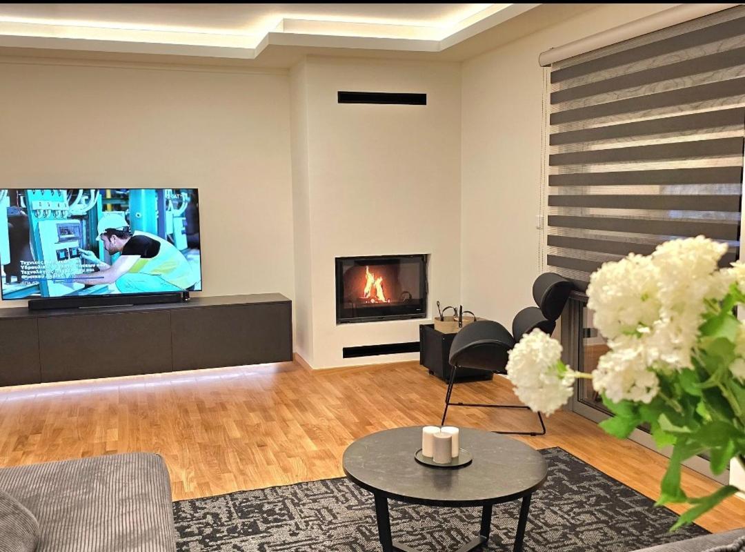 אתונה Filothei Luxury Apartment 110M2 מראה חיצוני תמונה
